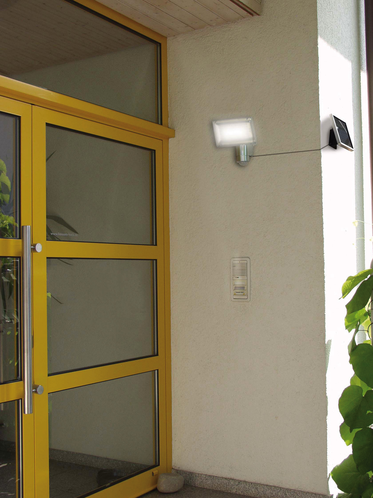 IP44 ALU mit Infrarot-Bewegungsmelder SOL 350lm LED-Strahler Solar brennenstuhl® 80 |