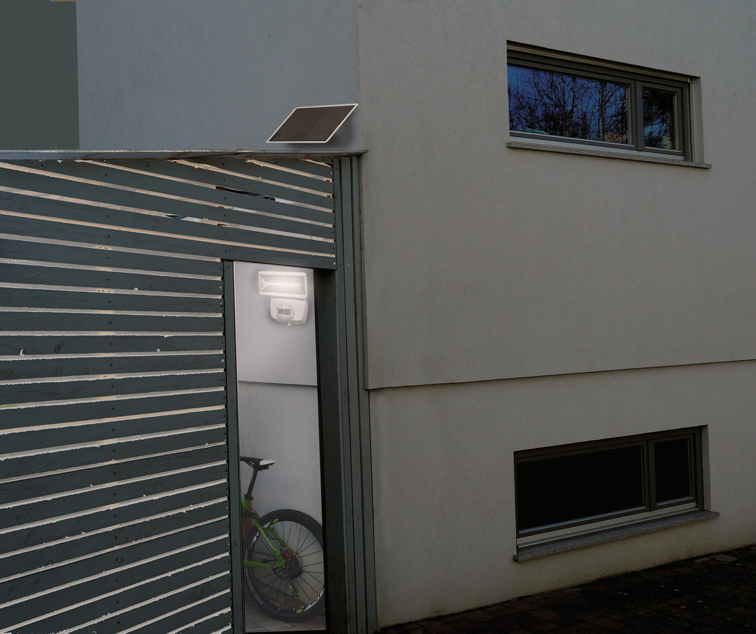 Solar LED-Strahler SOL 800 IP44 mit Infrarot-Bewegungsmelder weiss |  brennenstuhl®