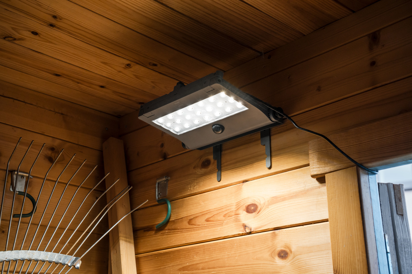 Solar LED Strahler SOL 1000 Pad mit Bewegungsmelder, 1000lm, IP65