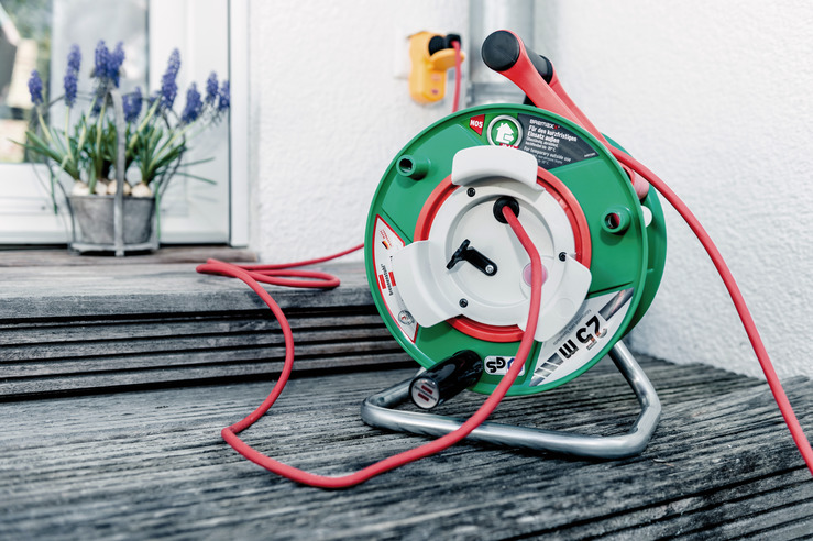 Kabeltrommel mit 48+2m Kabell/änge, Spezialkunststoff, kurzfristiger Einsatz im Au/ßenbereich Brennenstuhl Garant G Bretec IP44 Gartenkabeltrommel