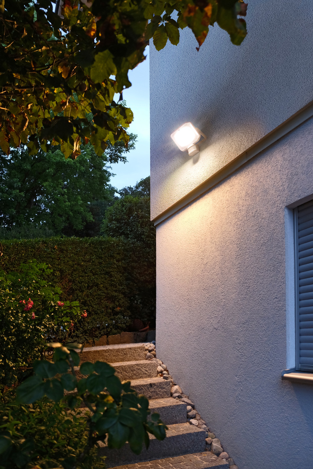 LED spotlights detector | AL with infrared IP44 P motion 10W, brennenstuhl® 1010lm, 1050