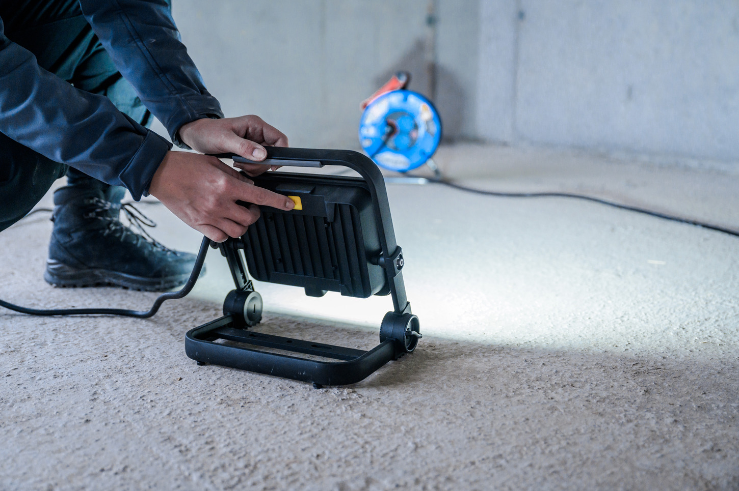 LED Work Light JARO 7060 M, 5800lm, 50W, 5m H07RN-F 3G1.0, IP65 |  brennenstuhl®