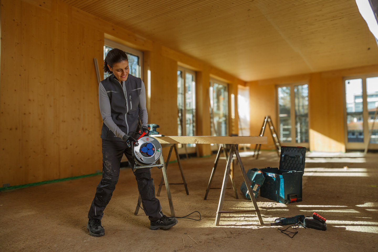 Avvolgicavo Brennenstuhl Garant 3 25m – 3 Prese Con Coperchi, Protezione Termica, Corpo In Acciaio
