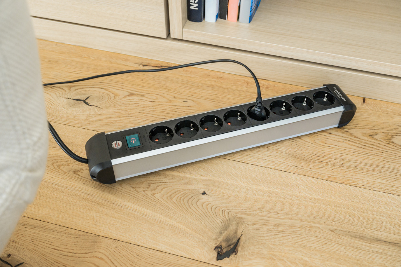 Premium Alu-Line extension lead with switch 8-way 3m H05VV-F 3G1.5