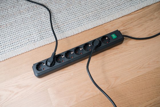 Eco-Line Steckdosenleiste mit Schalter 8-fach schwarz 3m H05VV-F 3G1,5 - Anwendungsbild