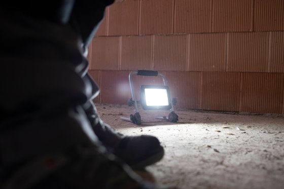 Akku LED Baustrahler EL 2400 MA, 2400lm, IP54, 30W - Anwendungsbild