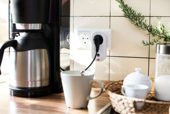 Comfort-Line Funkschalt-Set 2x IP20 + 2x IP44 1x 4-Kanal-Handsender, 2x Funk-Schaltempf&auml;nger IP20, 2x Funk-Schaltempf&auml;nger IP44 - Anwendungsbild