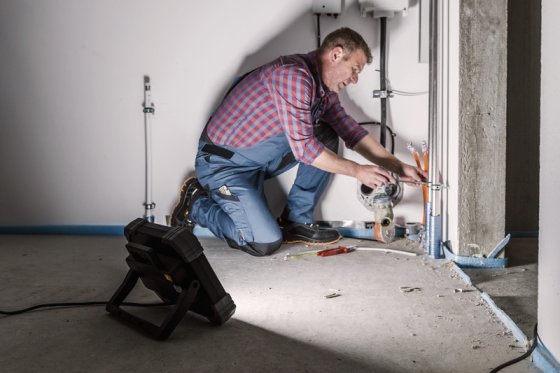 Mobiler LED Strahler DINORA 8000 IP65, 8000lm, 5m H07RN-F 2x1,0 - Anwendungsbild