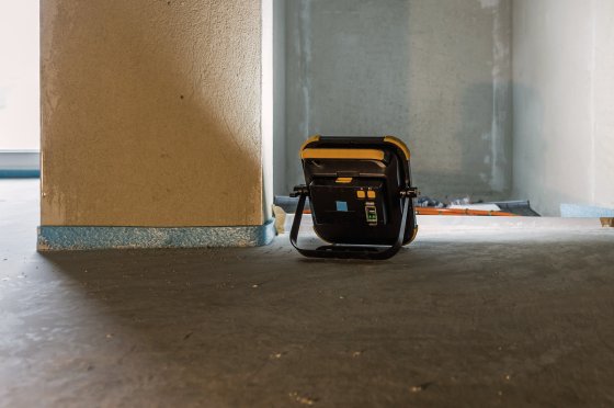 Mobiler Akku LED Baustrahler BLUMO 3000 A 30W, 3000lm, IP54 - Anwendungsbild