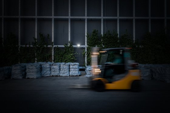 LED Strahler JARO 9050 8840lm, 99,2W, IP65 - Anwendungsbild