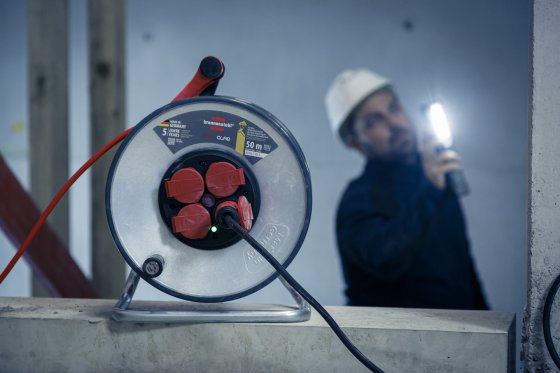 Professional SteelCore Kabeltrommel SC 5110 IP44, 50m H07BQ-F 3G1,5 - Isolierte Stahl-Kabeltrommel für die Baustelle