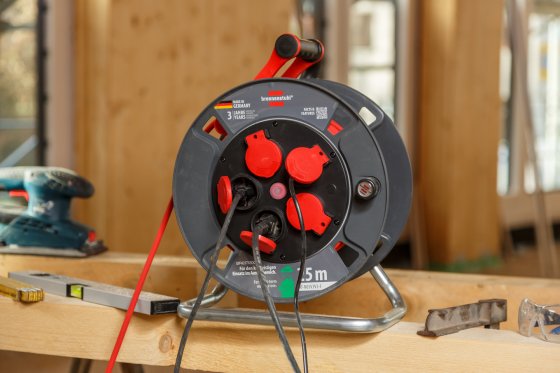 Kabeltrommel 300 KU 2110 IP44, 25m AT-N05V3V3-F 3G1,5 - Anwendungsbild