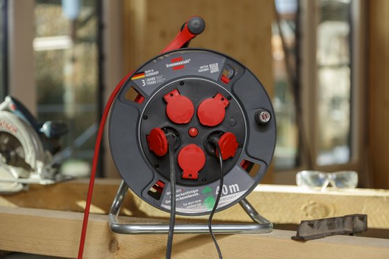 Kabeltrommel 300 KU 4110 IP44, 40m AT-N05V3V3-F 3G1,5 - Anwendungsbild