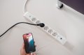 &Uuml;berspannungsschutz-Steckdosenleiste 6-fach 13.500 A mit 1x USB C PD 20W, 1x USB A 20W, 2m H05VV-F 3G1,5 wei&szlig; - Anwendungsbild