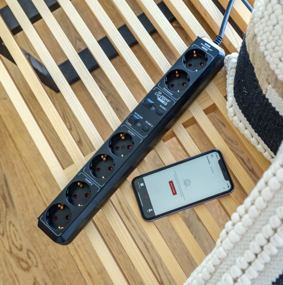 brennenstuhl®Connect Eco-Line WiFi Steckdosenleiste 6-fach 1,5m H05VV-F3G1,5 schwarz - Anwendungsbild