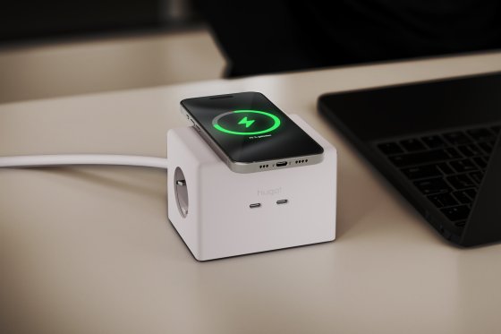 hugo! ONE Steckdosenwürfel mit USB C 20W PD cream white - Anwendungsbild