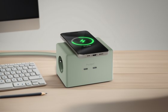 hugo! ONE Steckdosenwürfel mit USB C 20W PD mint green - Anwendungsbild