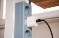 hugo! MAGNETIC Steckdosenleiste 3-fach mit magnetischer Unterseite, ice blue - Anwendungsbild