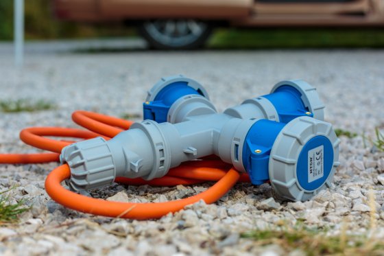 CEE Verl&auml;ngerungskabel IP67, 2m orange H07RN-F3G2.5, 3x CEE 230V Kupplung - Anwendungsbild