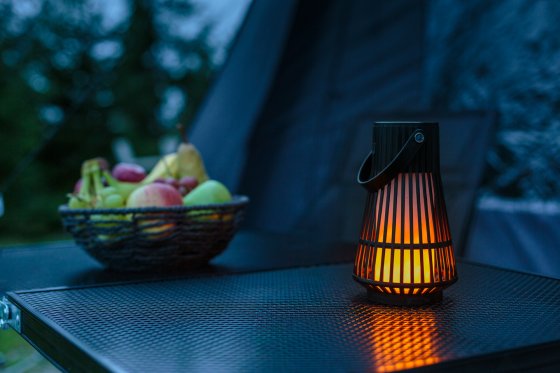 Akku LED Outdoor Lampe FL 100 A, IP44, 30lm  - Anwendungsbild