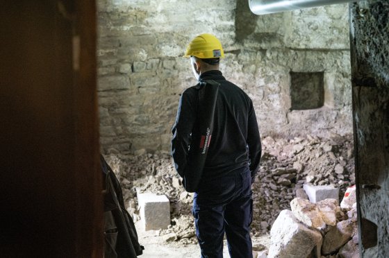 Akku LED Baustrahler mit Stativ SL 2500 AT, IP65, 2500lm - Anwendungsbild