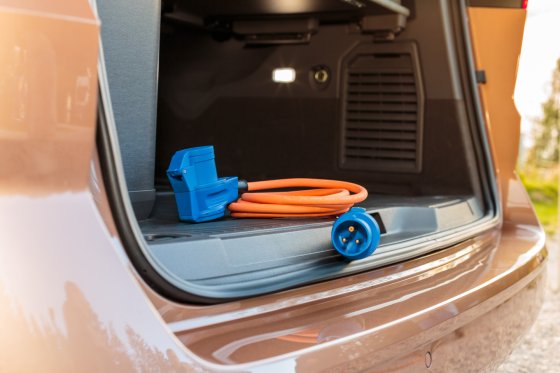 Camping CEE Verl&auml;ngerungskabel IP44 3m orange H07RN-F 3G2,5 CEE-Stecker, Winkelkupplung 230V/16A - Anwendungsbild