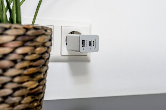 USB C Ladeger&auml;t 65W PD, 2x USB C und 1x USB A - Anwendungsbild