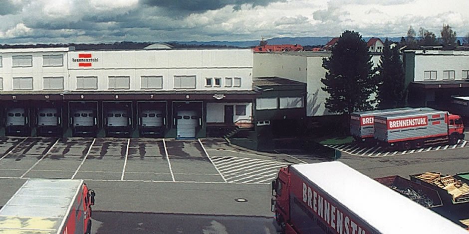 1977: Construction of Factory II in Tübingen