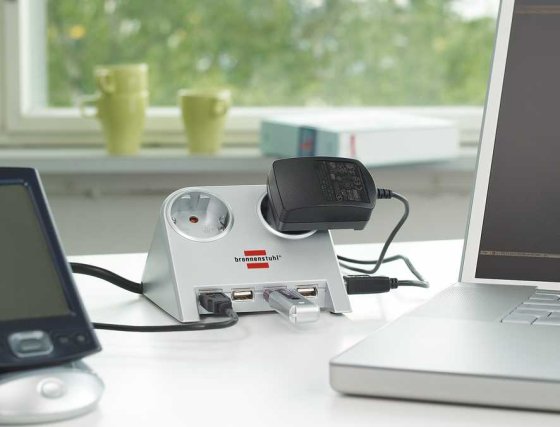 Desktop-Power-Plus mit USB-2.0-Hub mit 5V-Buchse 2-fach silber 1,8m H05VV-F 3G1,5 - 