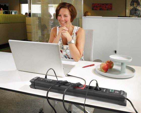 Premium-Web-Line Internet-Steckdosenleiste 4-fach schwarz 3m H05VV-F 3G1,5 2xMaster 2xSlave - 